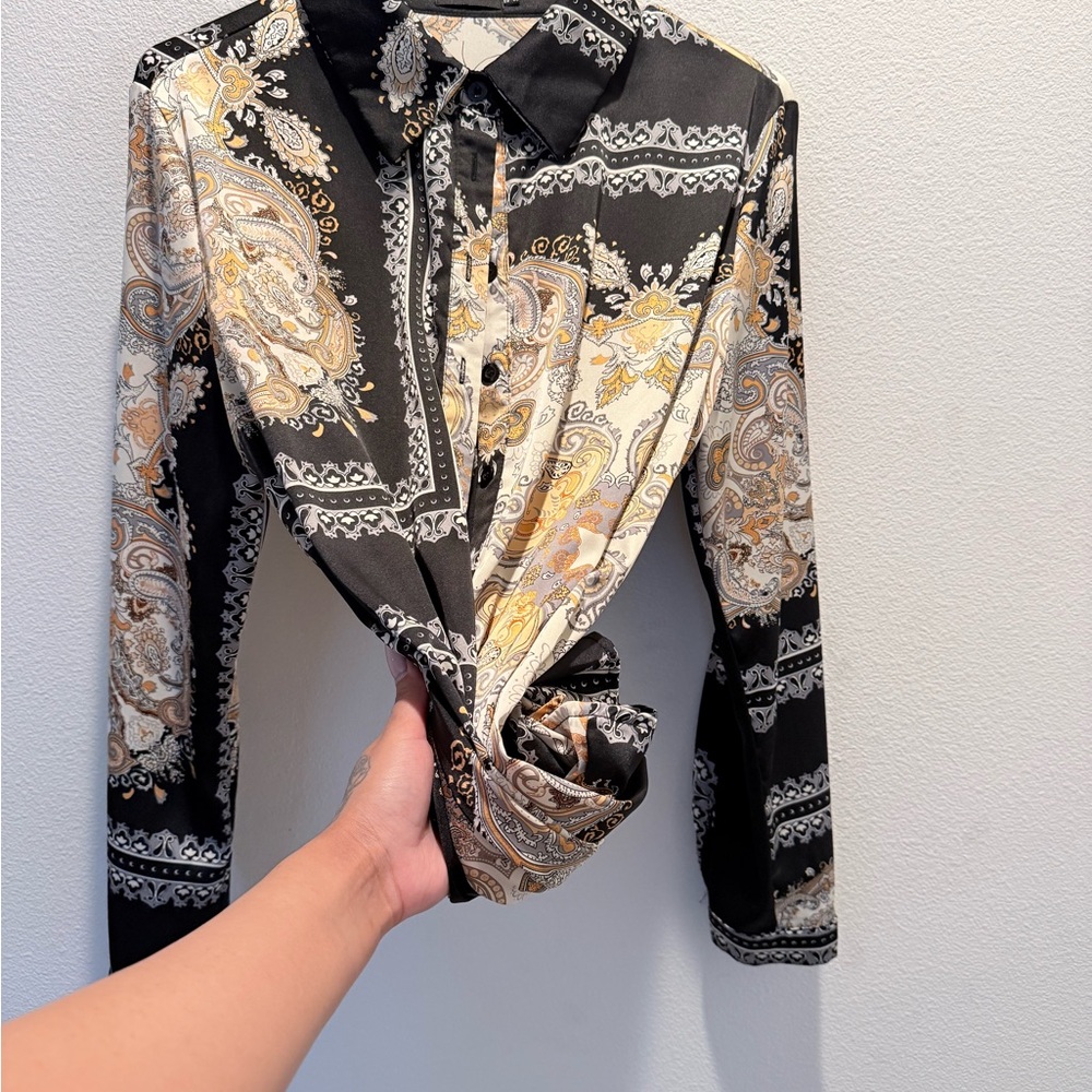 PrettyLittleThing Black and Gold Paisley Button Down Shirt